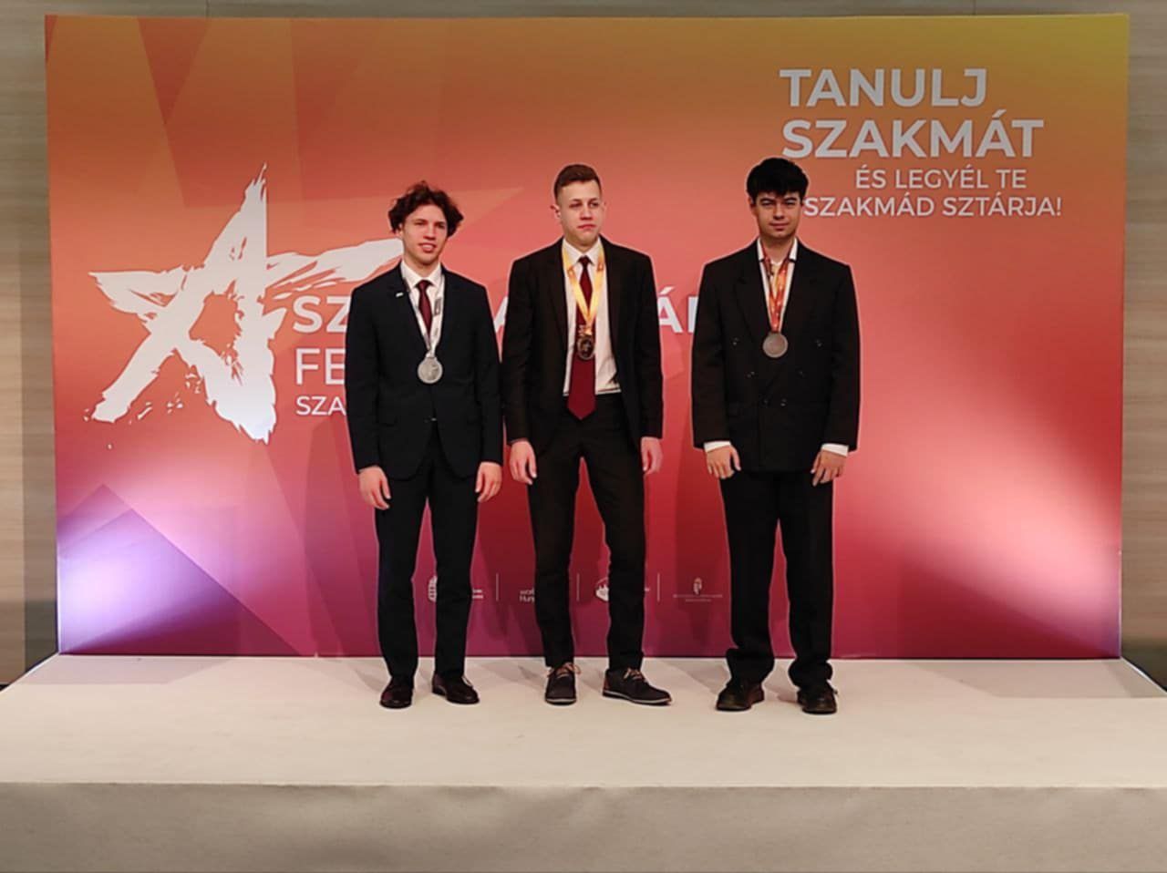 zsoltszakmasz.jpg